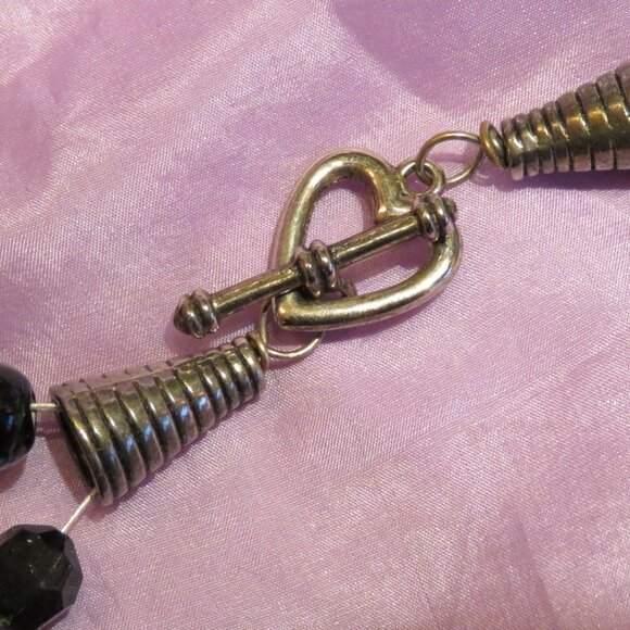 Vintage Vari-colour & Shape Black Glass Beads 3-strand Necklace (K752) - Picture 9 of 9